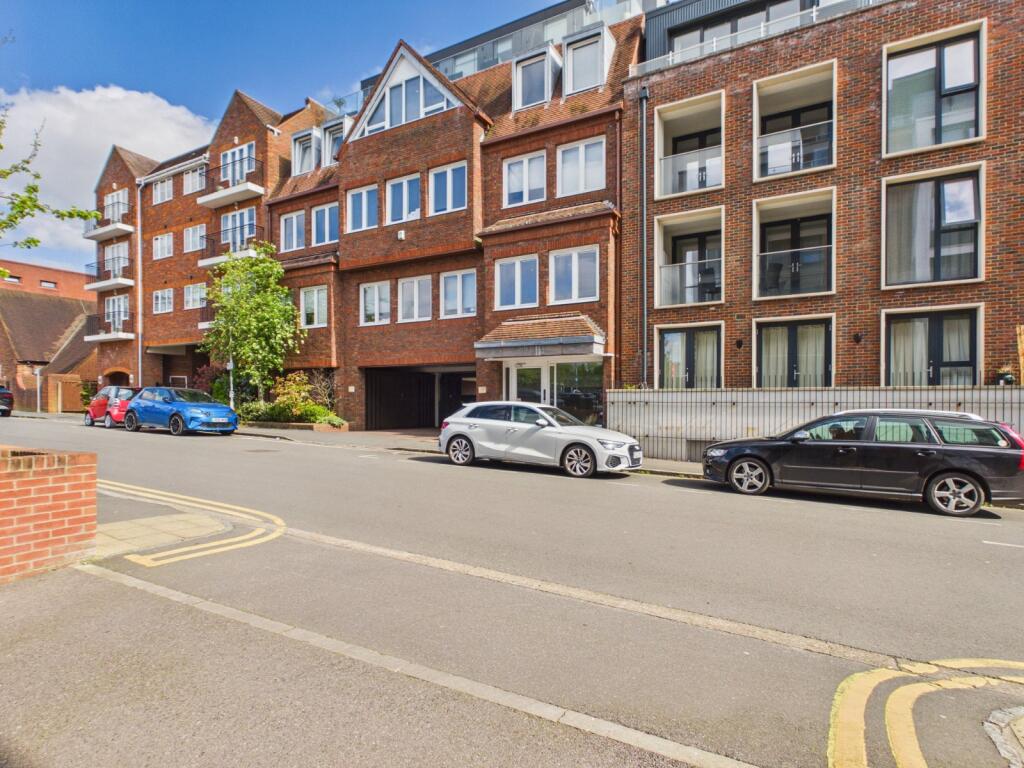 Main image of property: Station Road, Gerrards Cross, Buckinghamshire, SL9