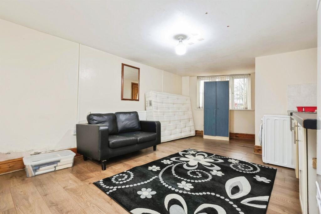House in Birmingham, Acocks Green - View 5