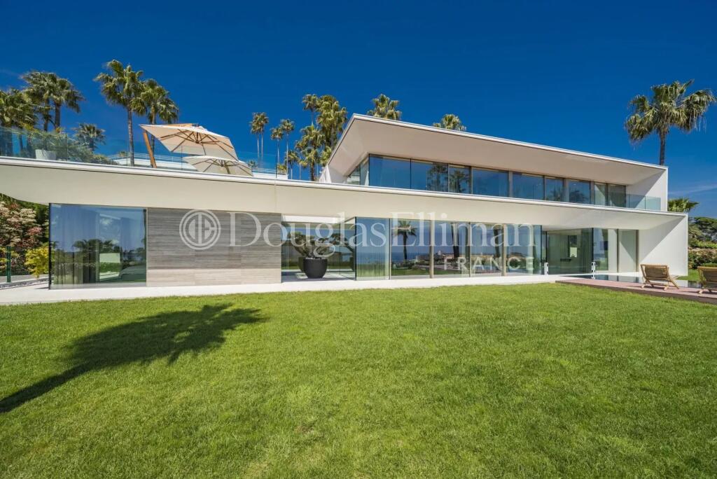 Main image of property: Provence-Alps-Cote d`Azur, Alpes-Maritimes, Cannes
