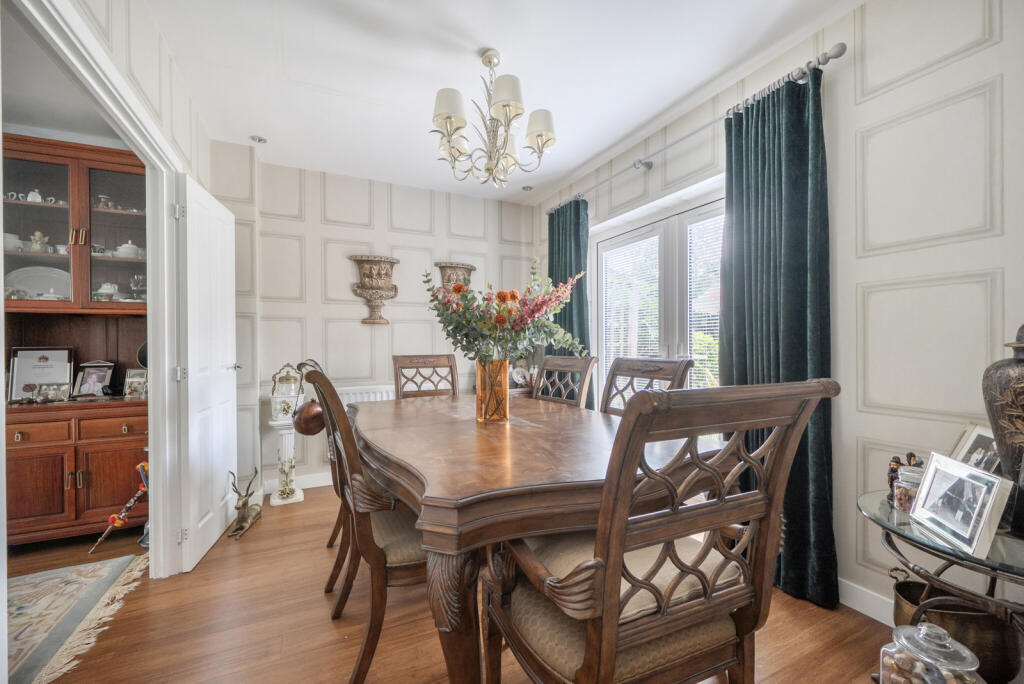 Honor Avenue, Burghfield Common, Reading, Berkshire, RG7 - More