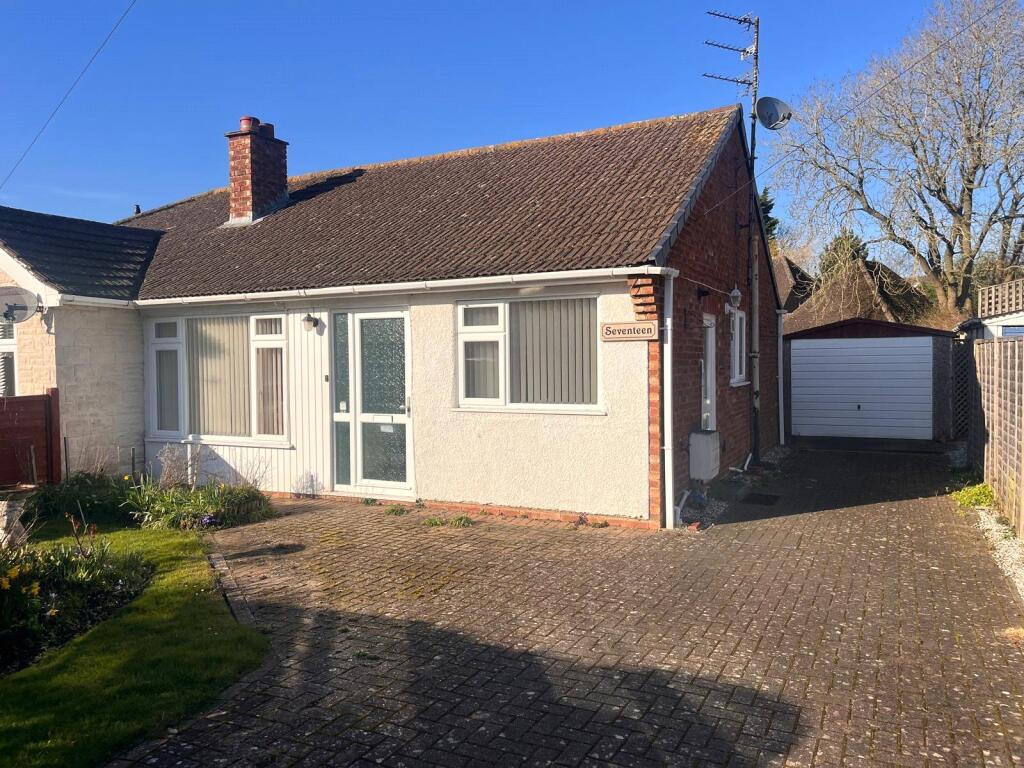 2-bed house on Highfield Road, Winslow, Buckingham, £315,000