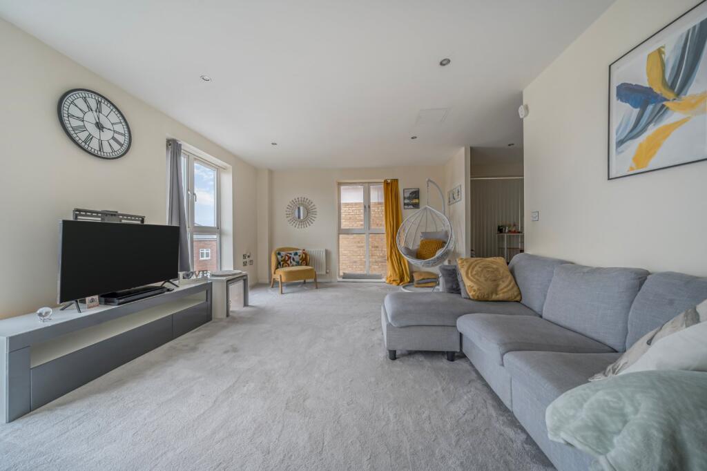 Waterside, Shirley, Solihull, West Midlands, B90 photo 3