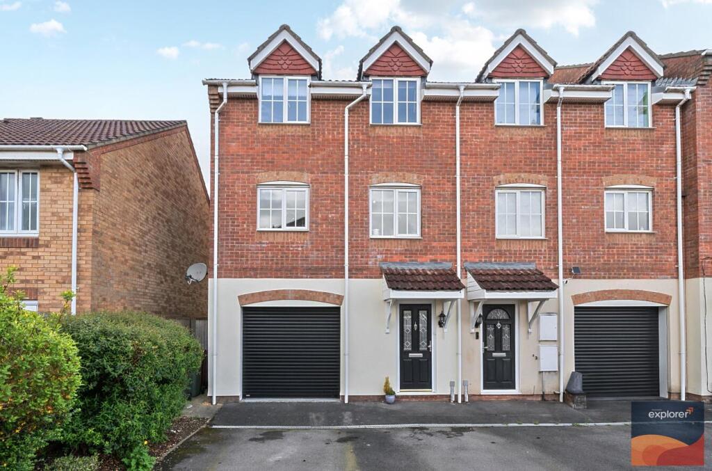 4-bed house on Belfry Square, Beggarwood, RG22, £450,000