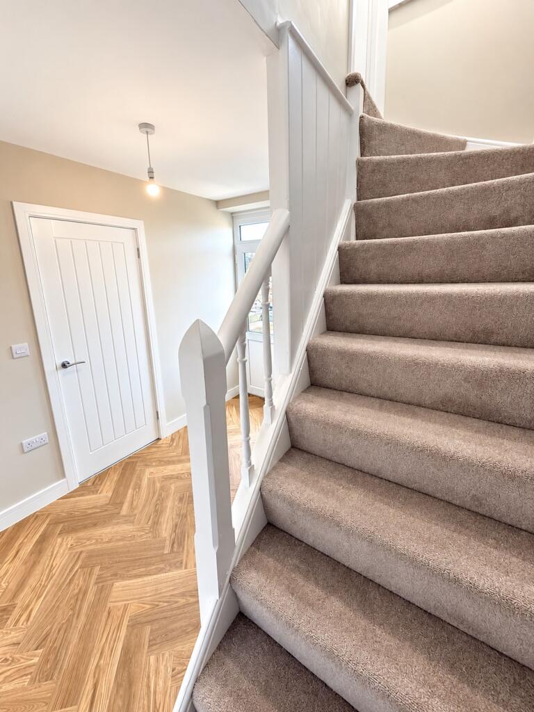 House in Maesycwmmer, Caerphilly - More