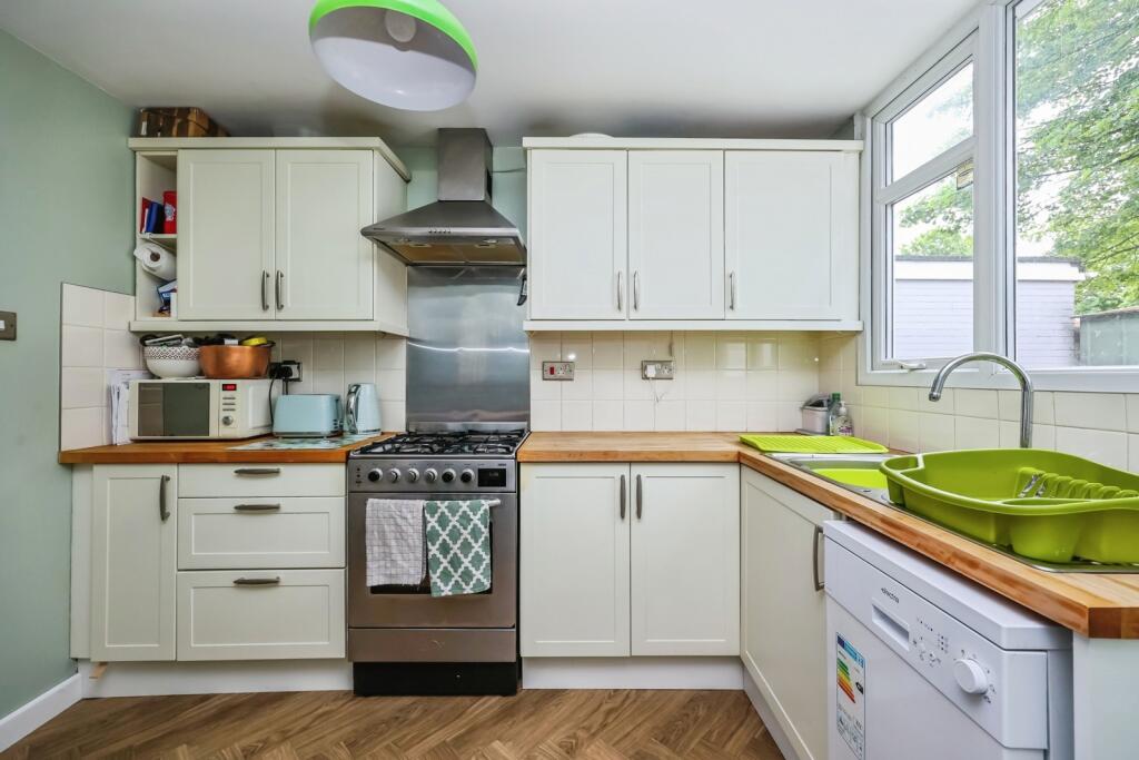 Glenlivet Gardens, Clifton, Nottingham, NG11 - View 5