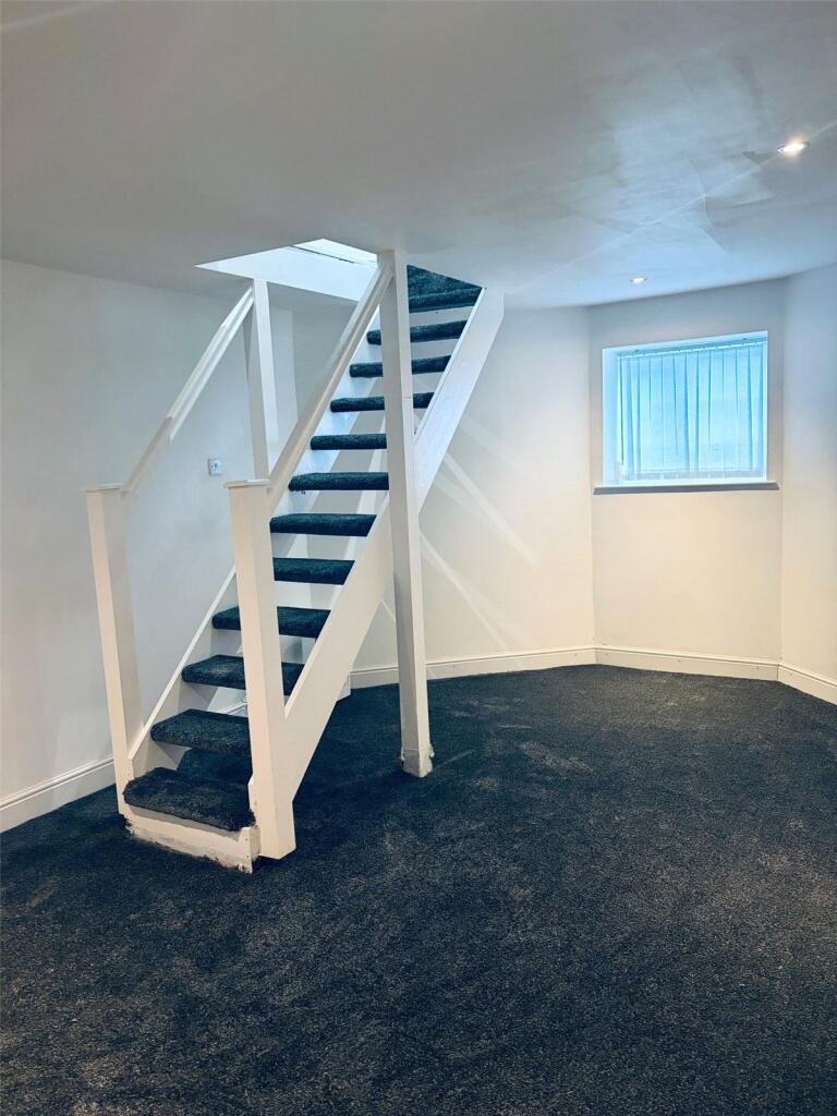 Apartment in Liverpool - More