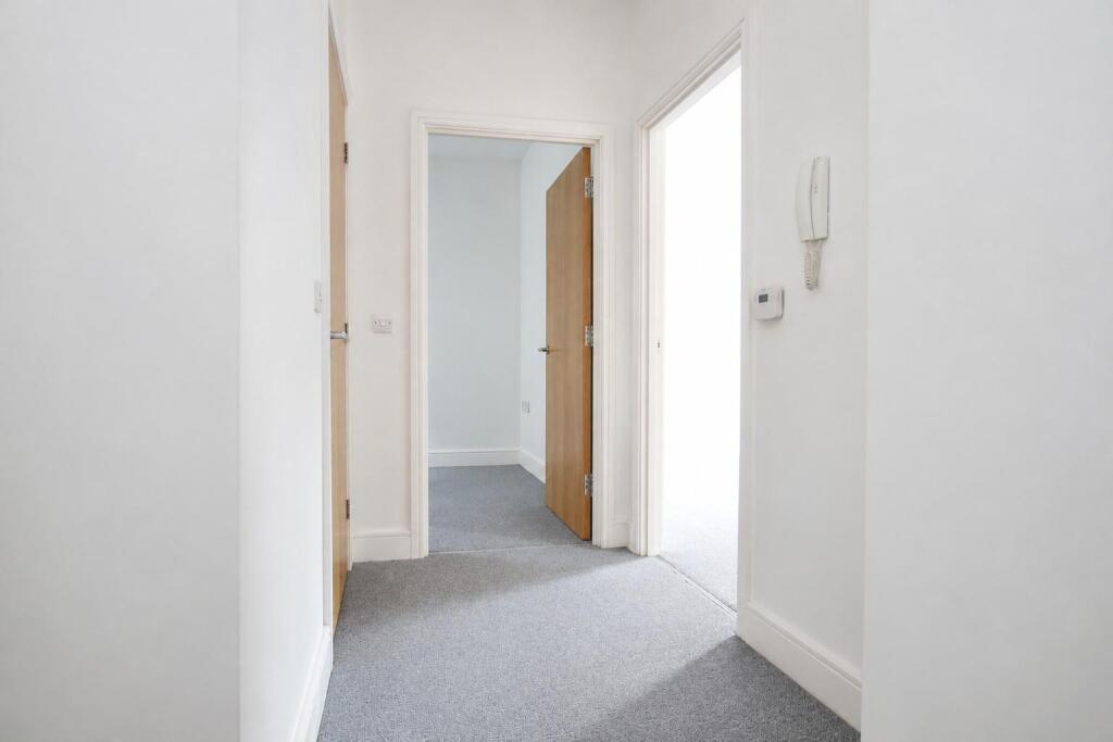 Apartment in Stevenage - View 3