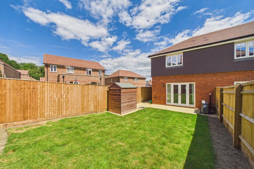 House in Binfield, Bracknell Forest - View 5