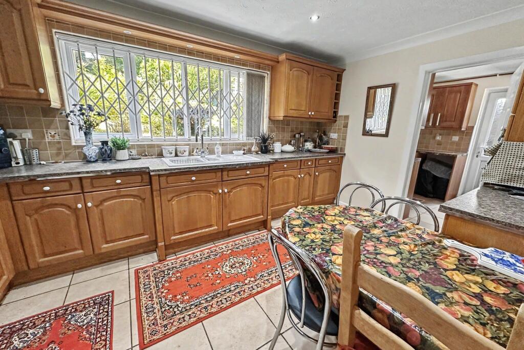 Queens Park Avenue photo 3