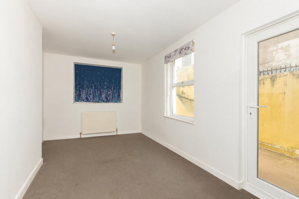 Apartment in Hove, Aldrington - View 4