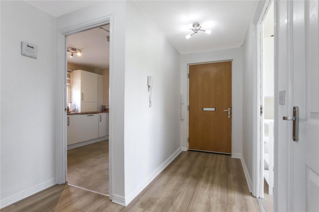 Apartment in Allanton, South Lanarkshire - View 3
