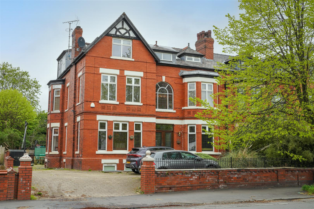 2-bed flat on Wilbraham Road, Chorlton, £295,000
