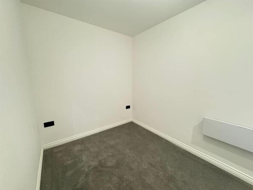 Apartment in Leeds - View 3