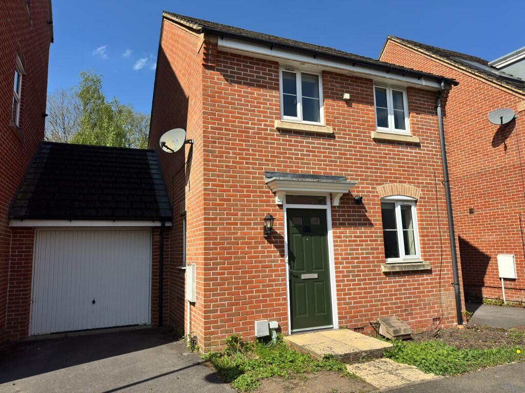 Main image of property: Gateswood Drive, Basingstoke, Hampshire, RG27