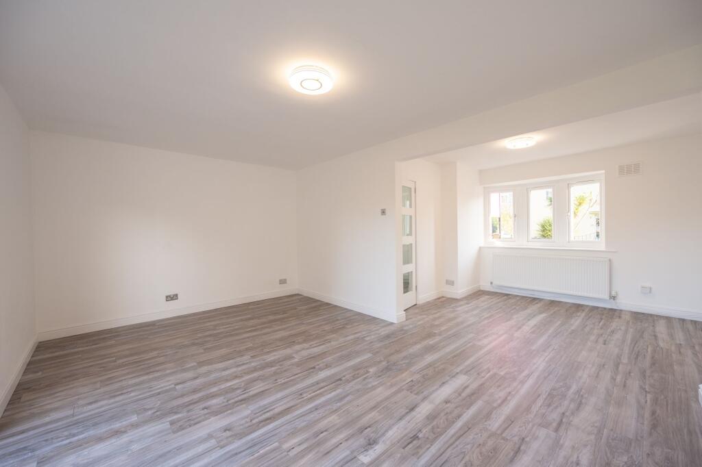 House in Knowsley, Kirkby - More