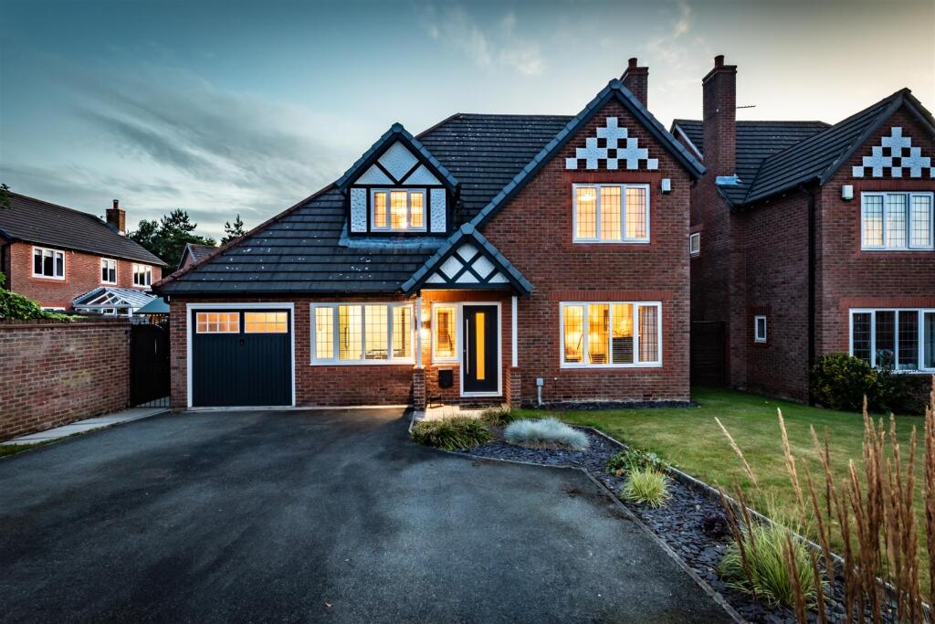 Main image of property: Immaculate detached property tucked away in the heart of Kingsmead