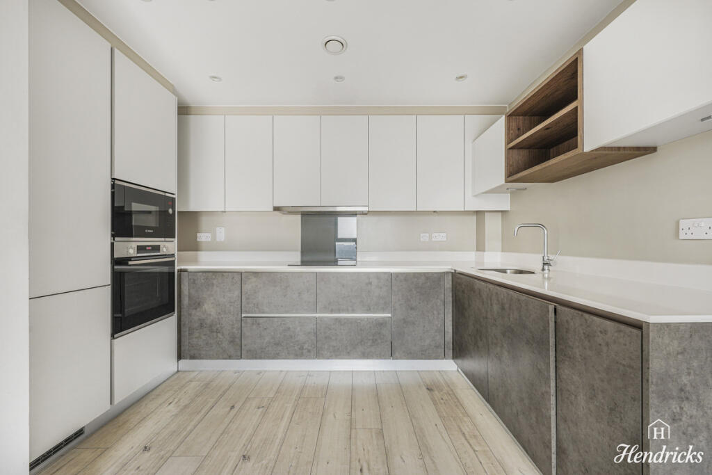 Main image of property: Victoria Avenue, Southend-on-sea, SS2 6