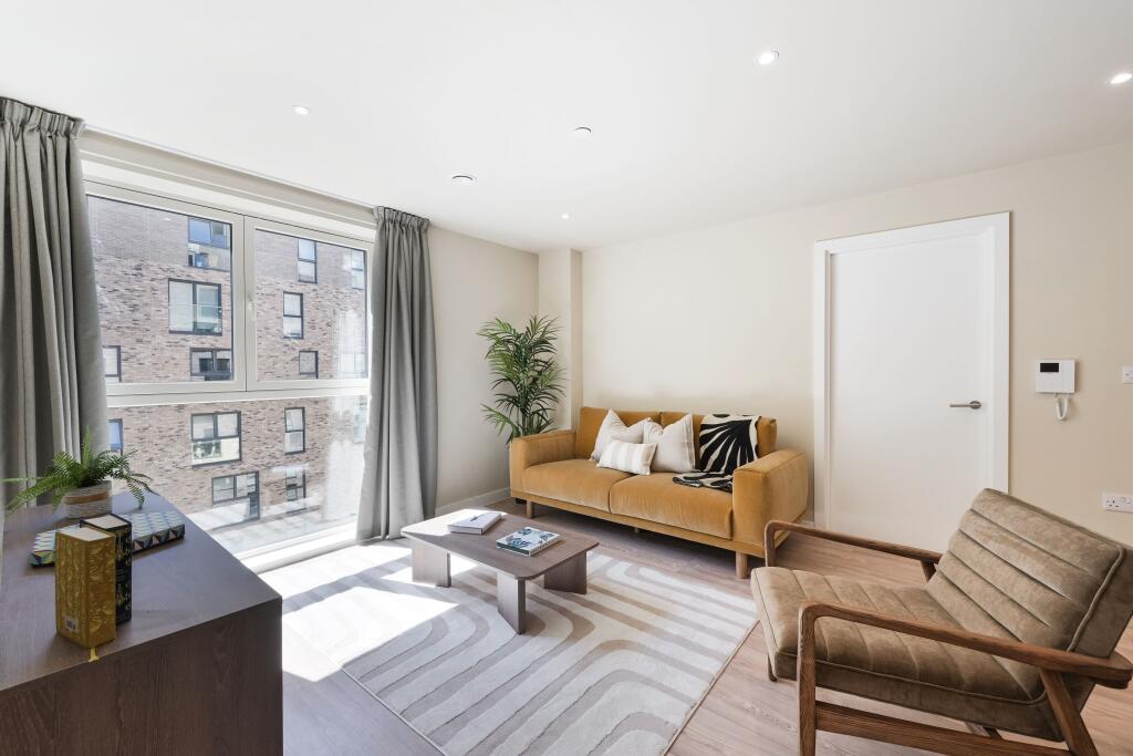 Main image of property: Clippers Quay, Salford Quay Salford M50