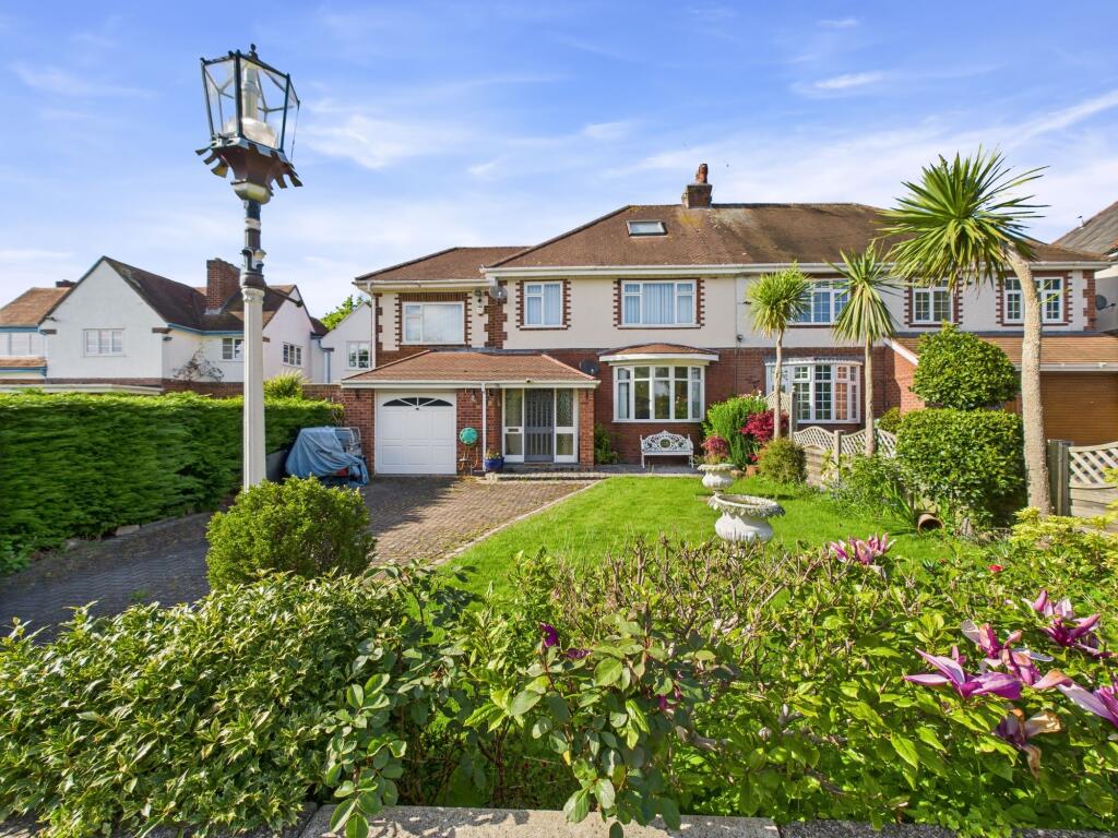 4-bed semi-detached on Oaks Drive, Upton, CH2, £575,000