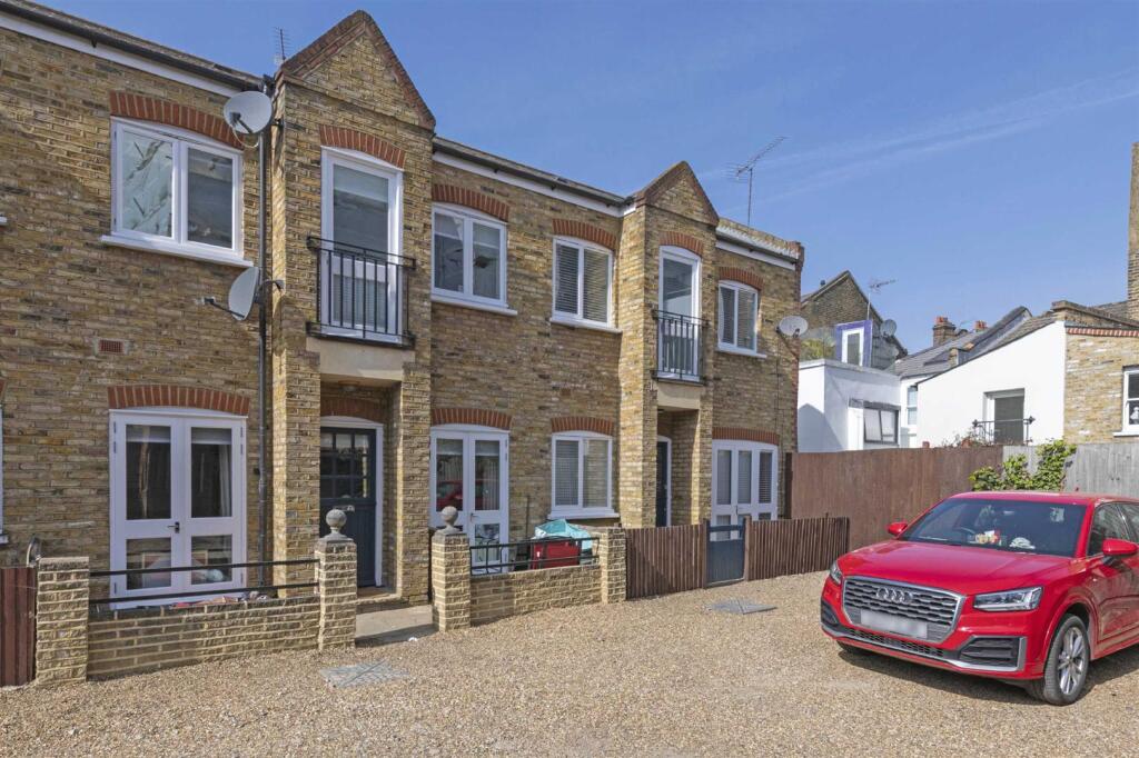 Main image of property: Wadham Mews, 2 Wadham Road, Putney