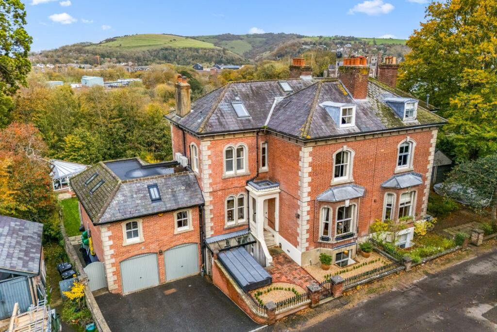 Wallands Crescent, Lewes, East Sussex, BN7 photo 2
