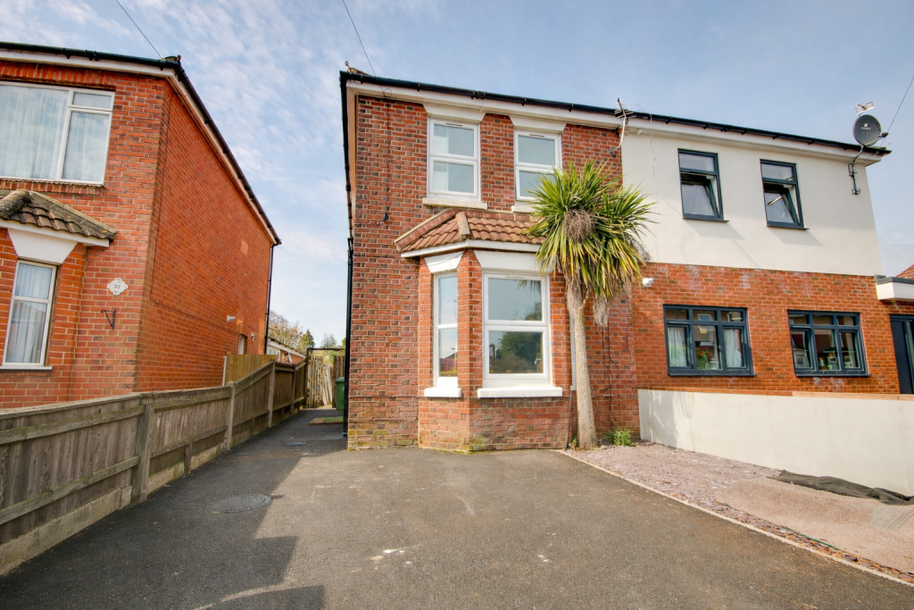 Main image of property: SHOLING! NO CHAIN! WOW FACTOR REAR GARDEN!