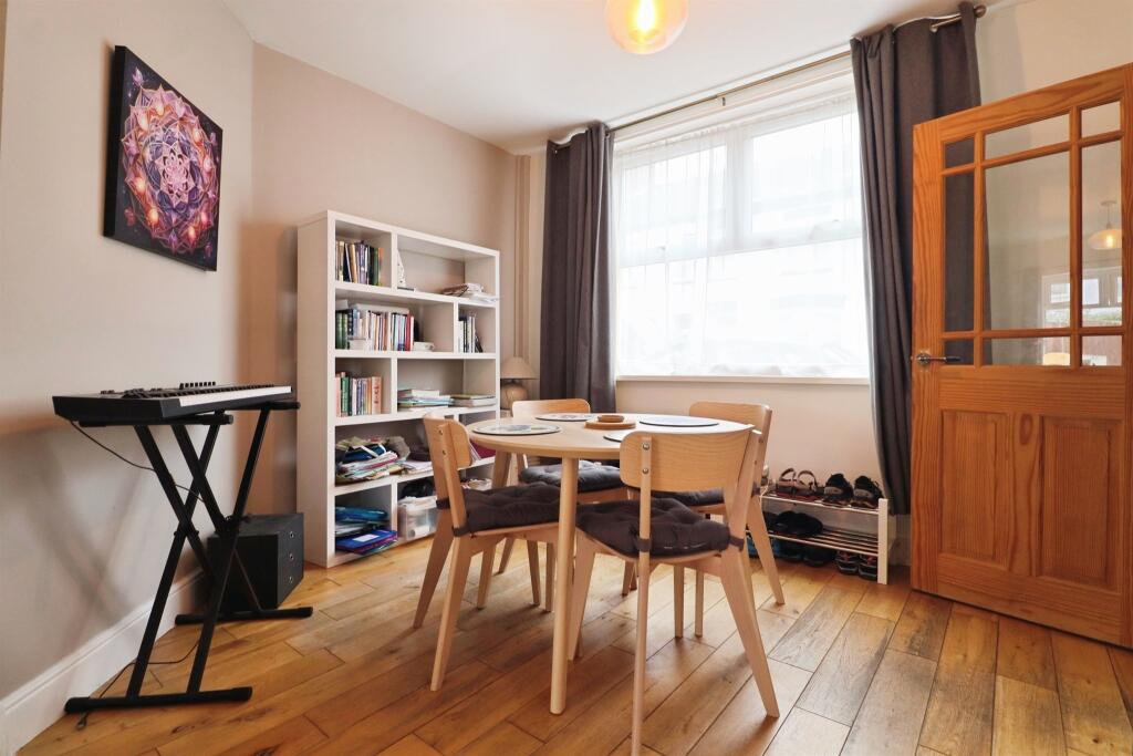 House in Cardiff, Grangetown - View 3
