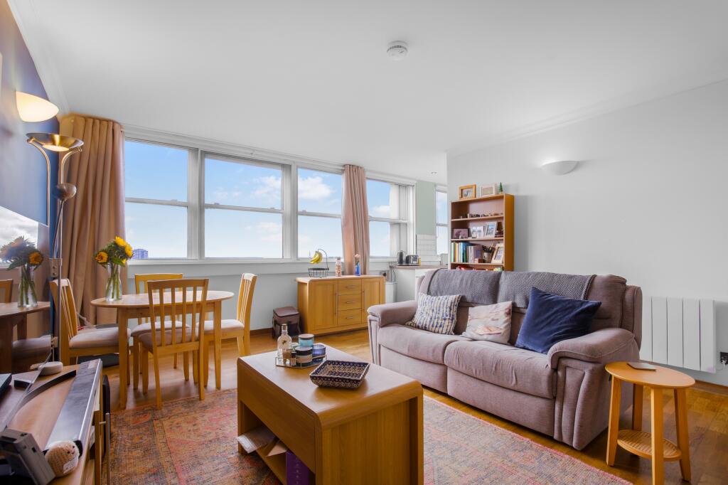 Main image of property: Whitehorse Road, Croydon, CR0