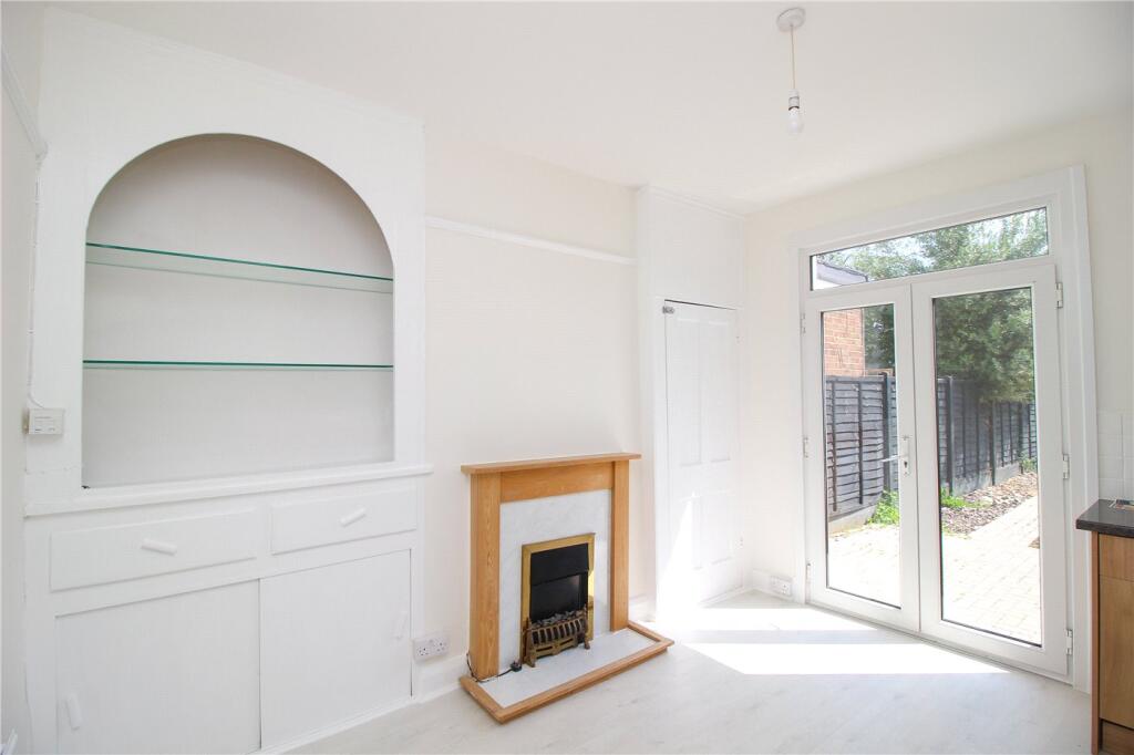 Woodfield Road, Leigh-on-Sea, Essex, SS9 photo 4