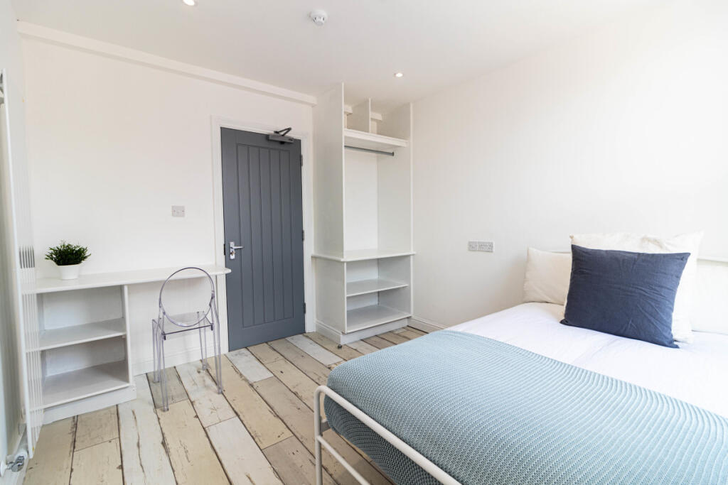 42 Portman Road, Liverpool, L15 - View 4