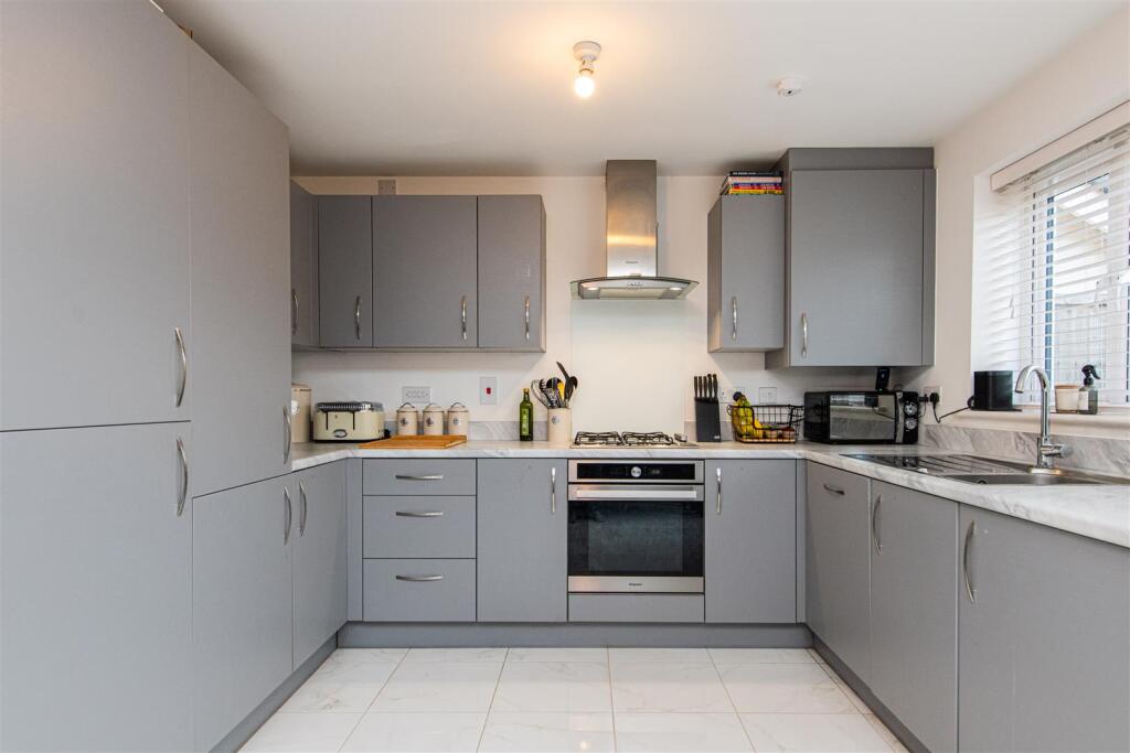 House in Northampton, Wellingborough - View 3