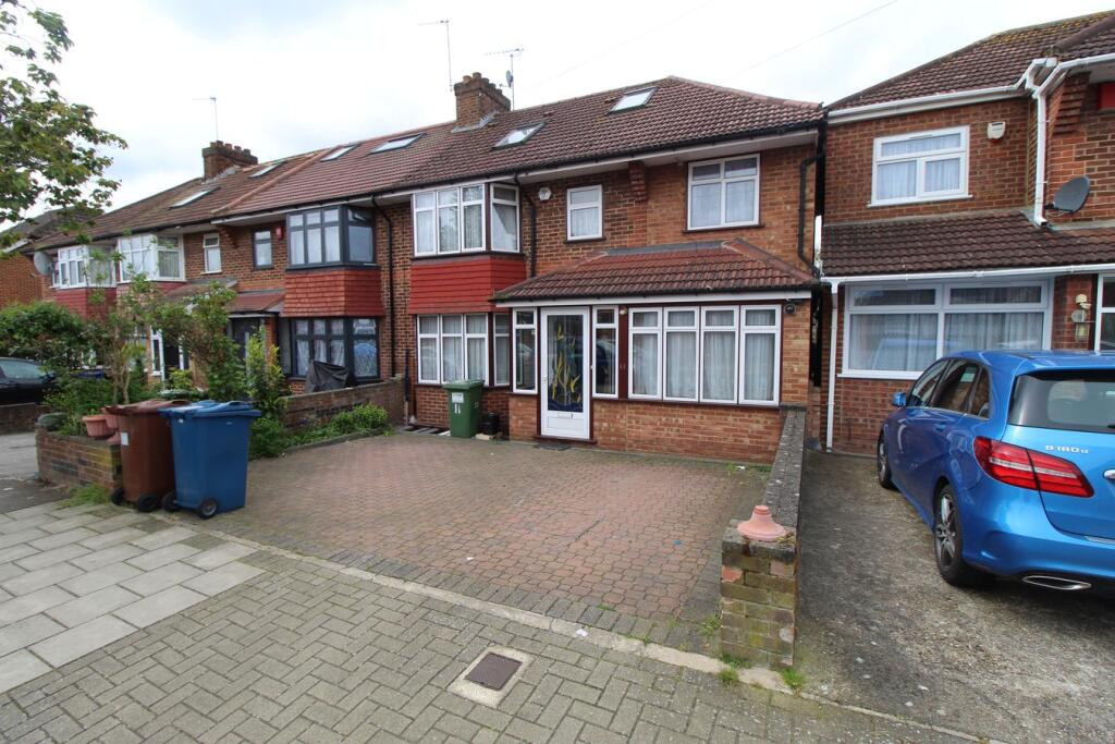 Main image of property: Broomgrove Gardens, Edgware, HA8
