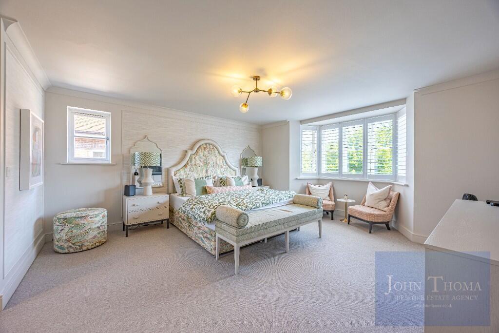 Chigwell Grange, High Road, Chigwell, Essex, IG7 photo 4
