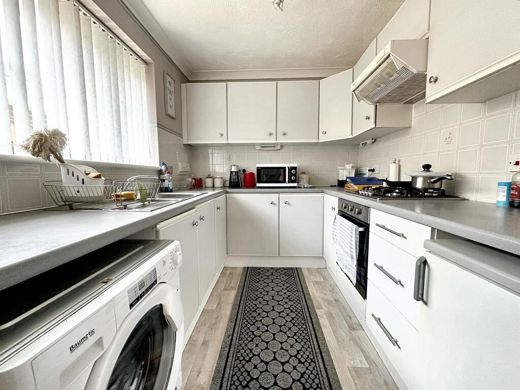 Dorothy Avenue, Peacehaven, BN10 8HT photo 3