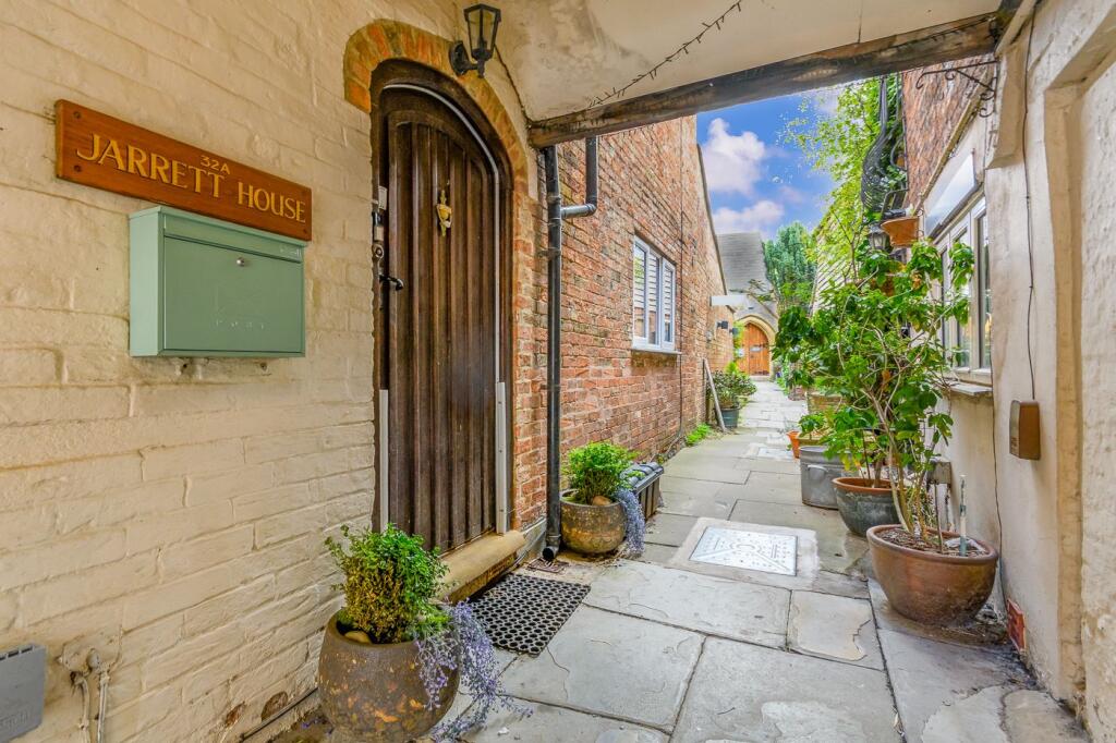 Main image of property: Jarrett House, Church Street, Shipston-on-Stour, CV36 4AP