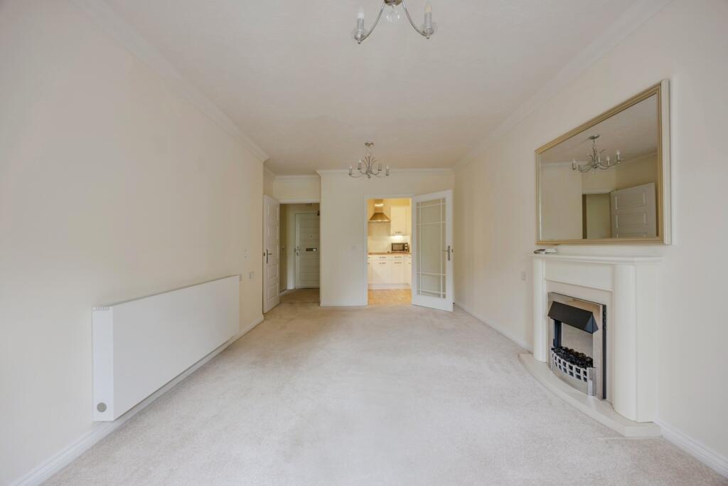 Apartment in Croydon - View 5