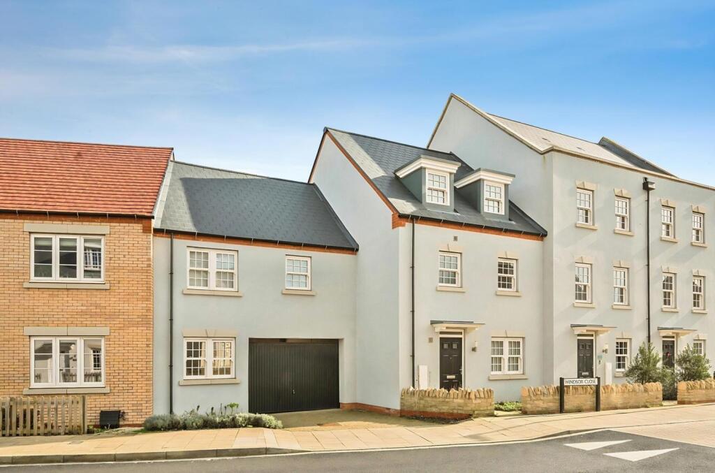 Main image of property: Windsor Close, Bicester, Oxfordshire