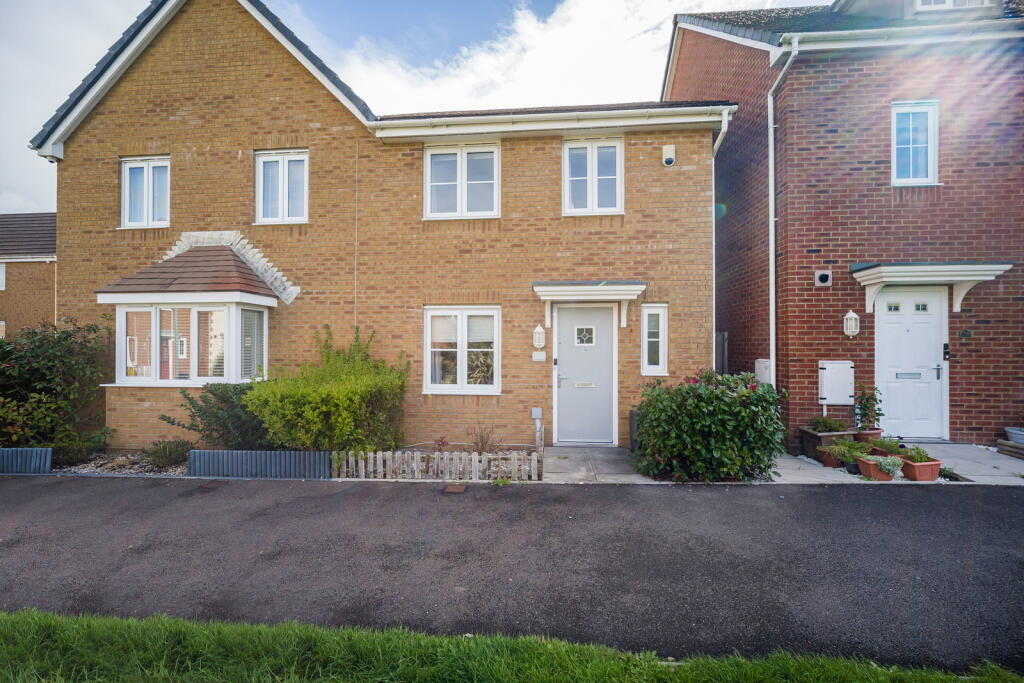 3-bed semi-detached on Heol Bryncethin,Sarn,Bridgend,CF32 9GG, £190,000