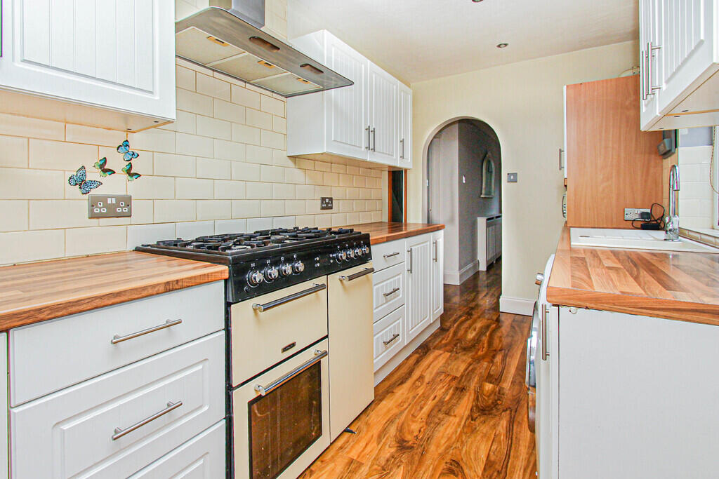 House in Irthlingborough, North Northamptonshire - More
