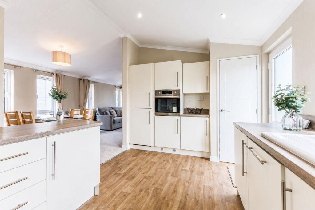 New Market, Offenham Road, Evesham, WR11 - View 2