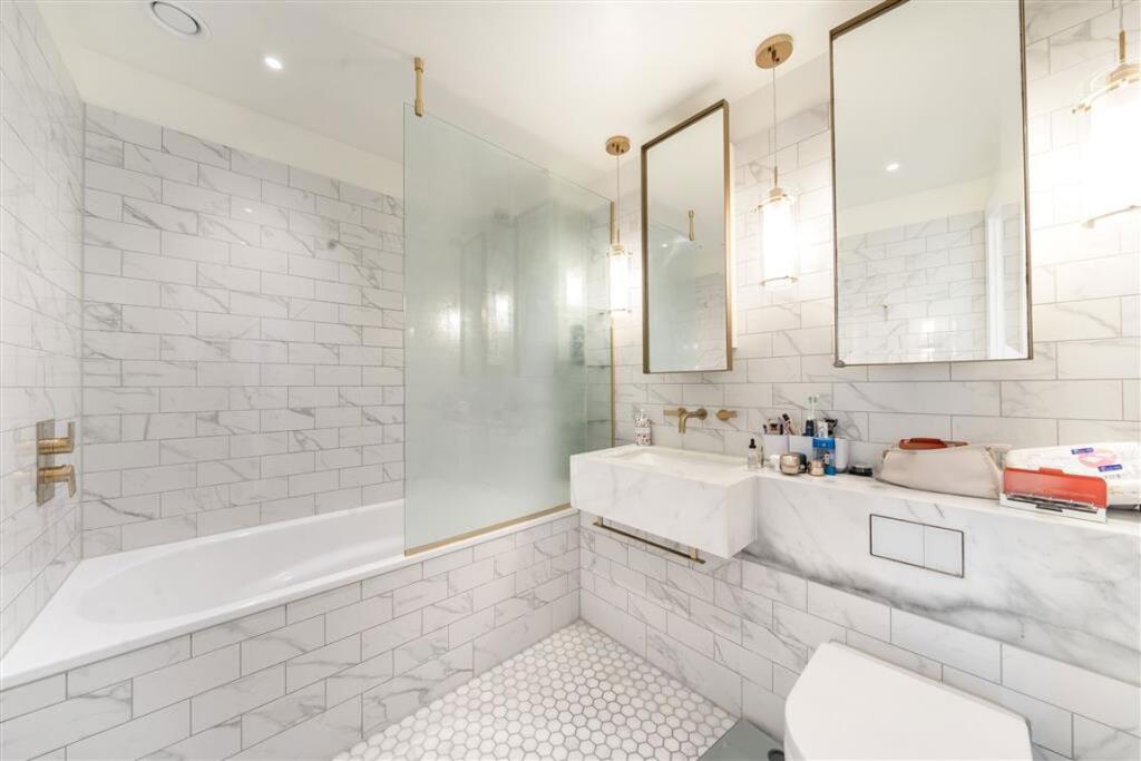 Apartment in London - View 3