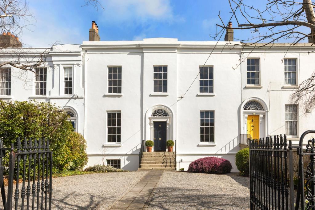 Main image of property: 17 Lower Prince Edward Terrace, Carysfort Avenue, Blackrock, Co Dublin, A94 K6R9