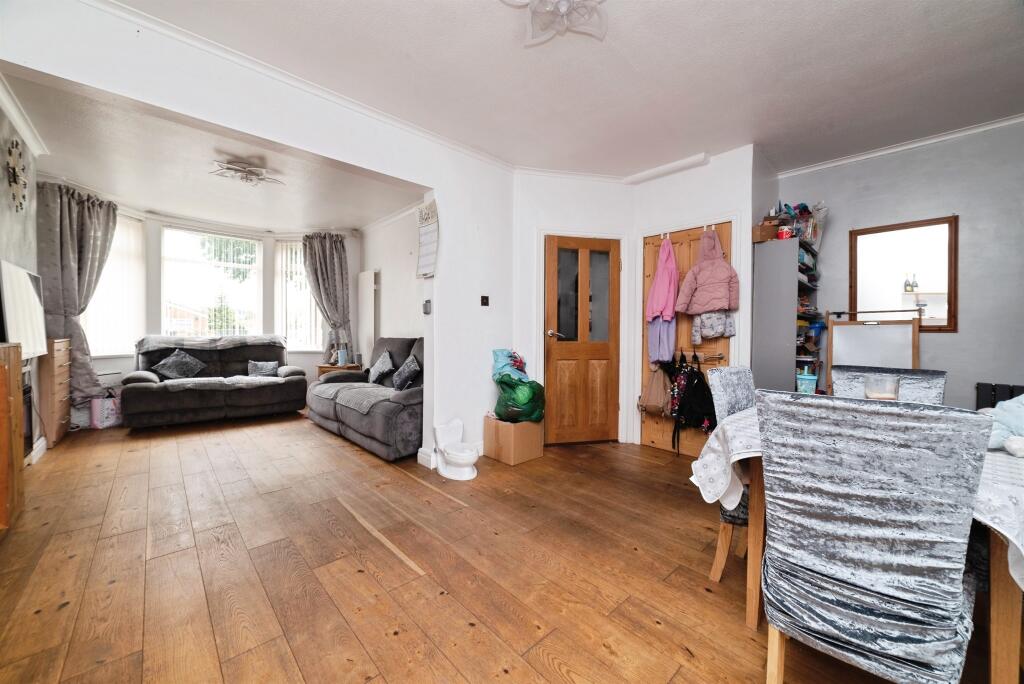 House in Hull - View 4