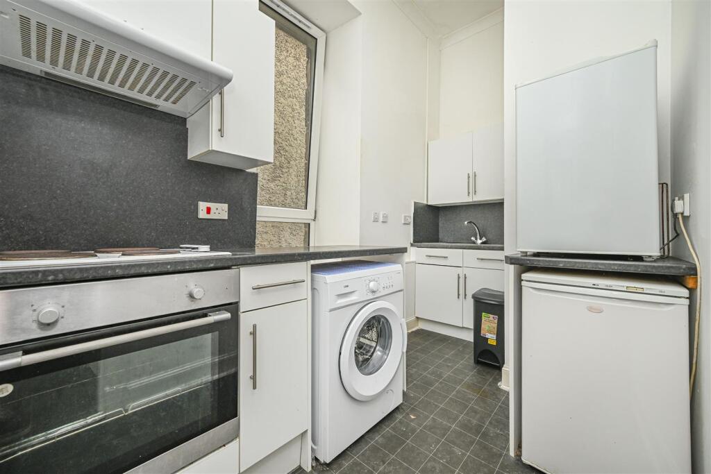 Apartment in Motherwell - More
