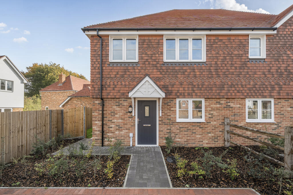 3-bed semi-detached on Landau Drive, Challock, Kent, £112,500