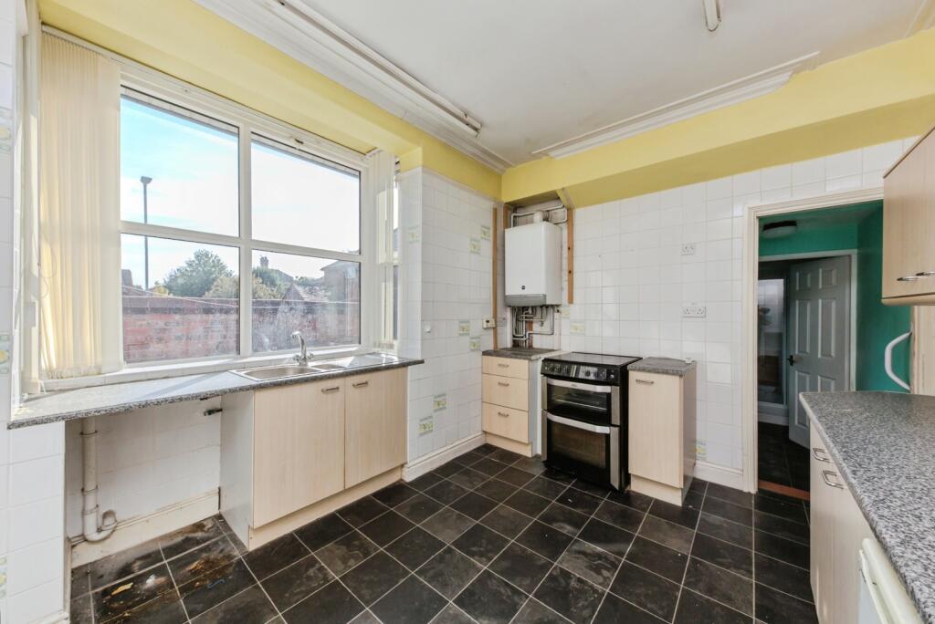 House in Stoke-on-Trent - View 4