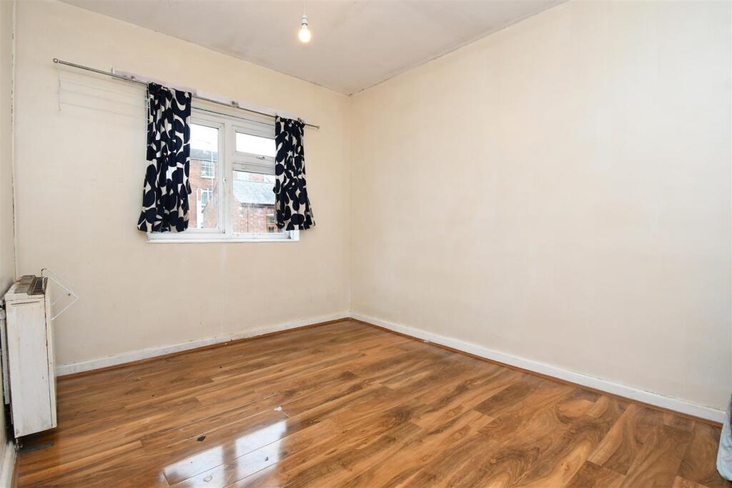 Apartment in Warwick, Milverton, Royal Leamington Spa - View 3