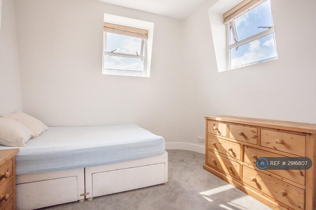 2 bedroom maisonette for rent
