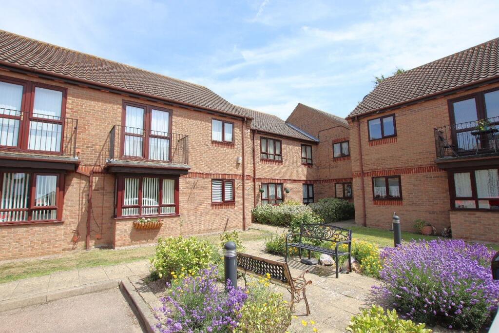 2-bed flat on Jack Branch Court, Wash Lane, CO15, £98,500