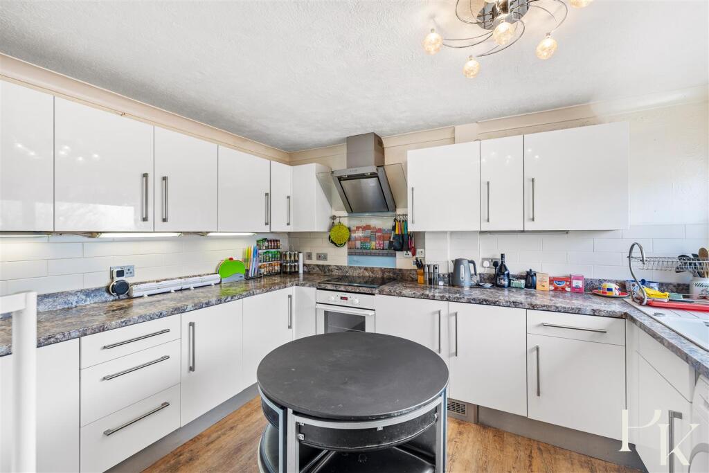 House in Brighton, Whitehawk - View 5